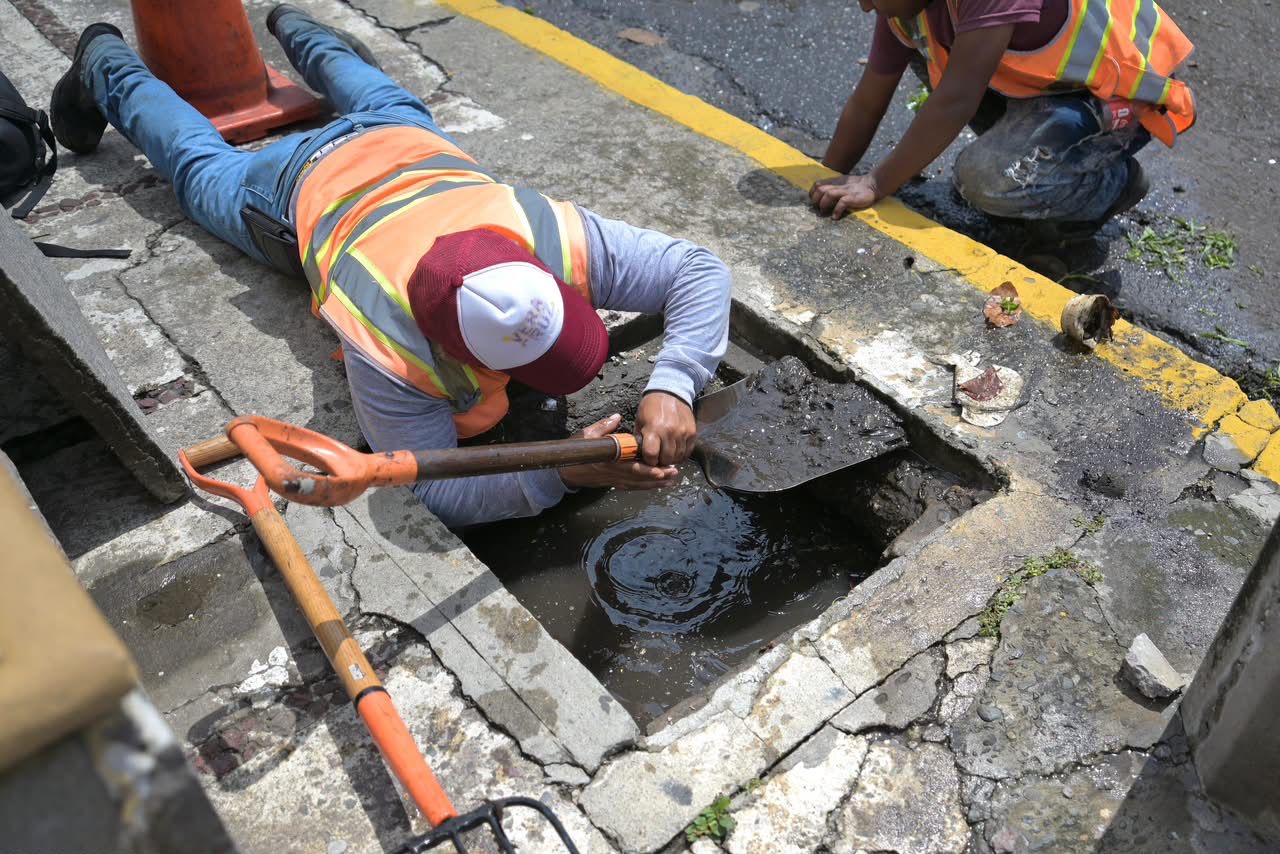 Limpieza preventiva de canales reduce inundaciones en Veracruz