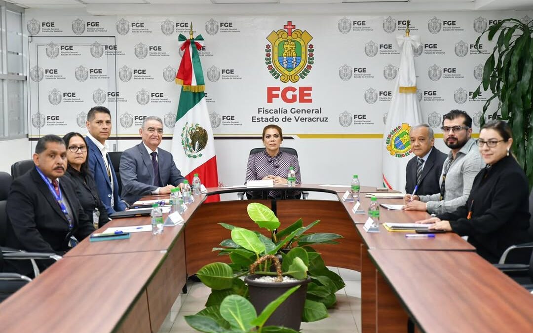 Fiscalía de Veracruz fortalece disciplina con comisión de honor