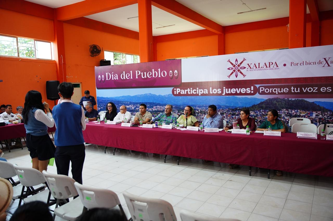 Alcaldesa Daniela Griego durante jornada del Día del Pueblo en El Castillo