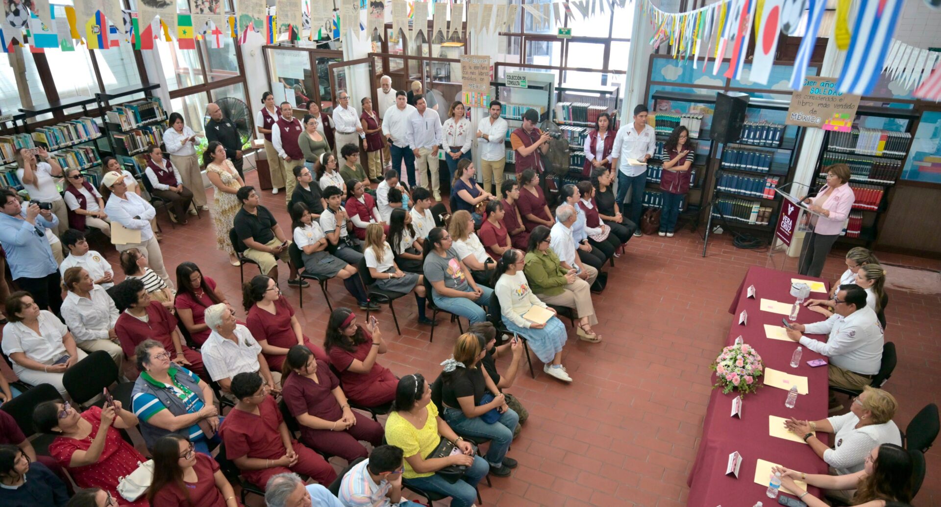Alcaldesa Rosa María Hernández Espejo entrega reconocimientos a participantes del curso de sistema braille en Veracruz