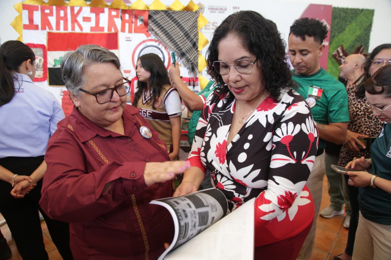 estudiantes-y-padres-presentan-exposicion-un-mundo-en-juego-en-xalapa Exposición Un mundo en juego en la explanada de la SEV en Xalapa