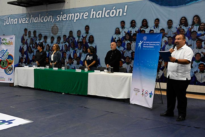 Estudiantes de la UV presentan proyectos en la Expo iNovaTek 2026 en Xalapa