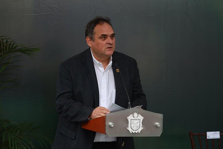 UV inaugura Expo UVscopio para acercar ciencia a la sociedad