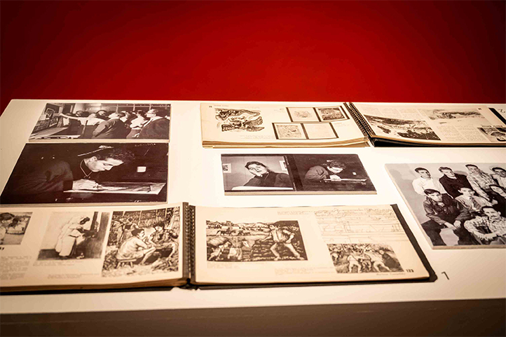 Exposición A ras de tierra de Mariana Yampolsky en la Galería Ramón Alva de la Canal de la UV