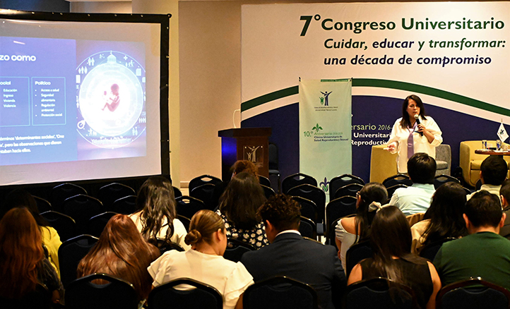 Embarazo como sistema biológico, social y político determina salud futura