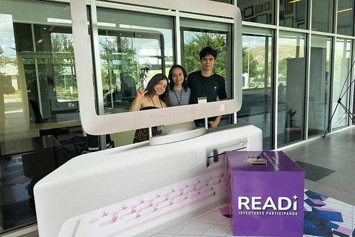 UV estudiantes finalistas en hackathon de ciberdemocracia