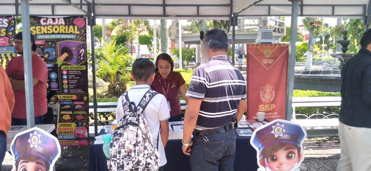 Feria itinerante Niños y Niñas por la Ciencia el Arte y el Medio Ambiente en Huatusco con presencia de SSP Veracruz
