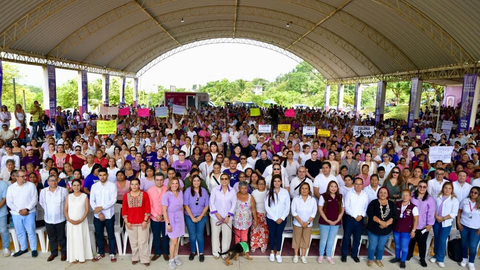 Fiscalía acerca servicios integrales a mujeres en Poza Rica