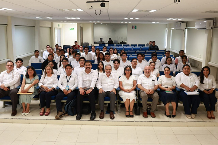 Estudiantes de la región Coatzacoalcos-Minatitlán participan en el foro Rutas para la transformación integral hacia la excelencia