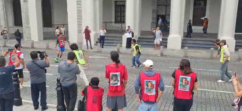 Colectivos realizan cascarita por desaparecidos en Xalapa