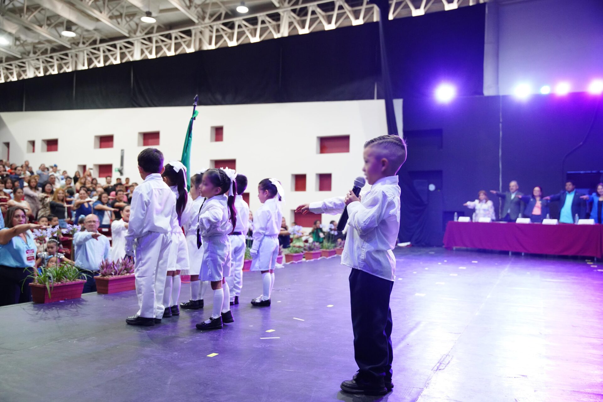 CAI del DIF Xalapa cierran ciclo con Daniela Griego como madrina