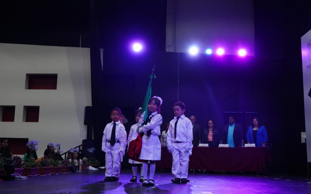 CAI del DIF Xalapa cierran ciclo con Daniela Griego como madrina