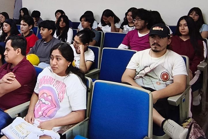 Investigadora de UAA destaca integración de matemáticas y ciencias sociales para analizar pobreza extrema