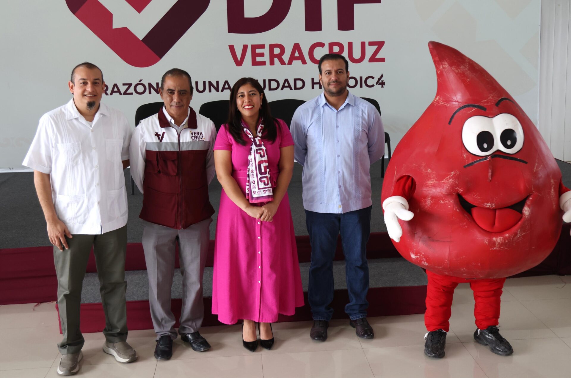 Jornada de donación sanguínea Gotas con Compromiso del DIF Municipal de Veracruz