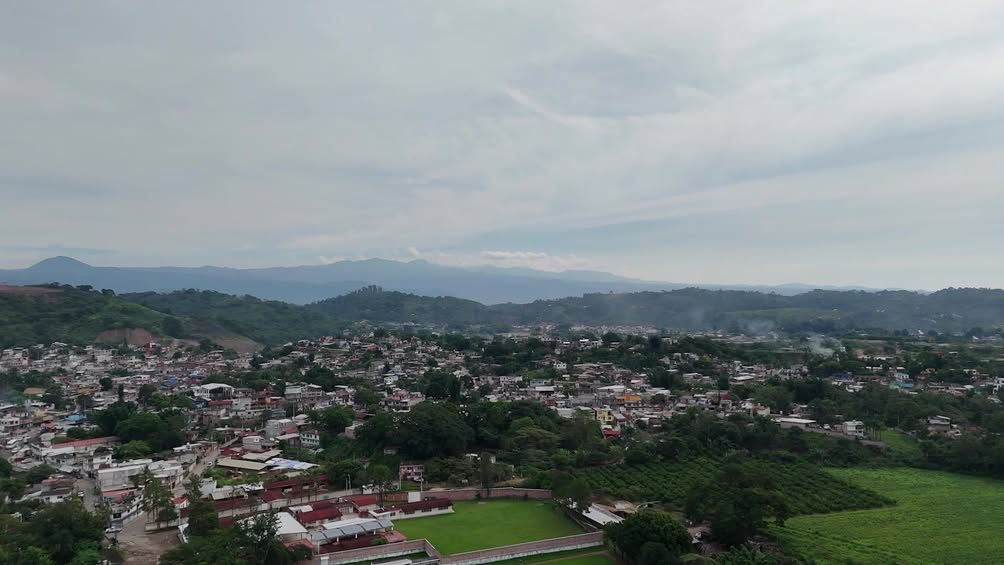 Gobierno de Xalapa y Ejército realizan limpieza en Laguna de El Castillo