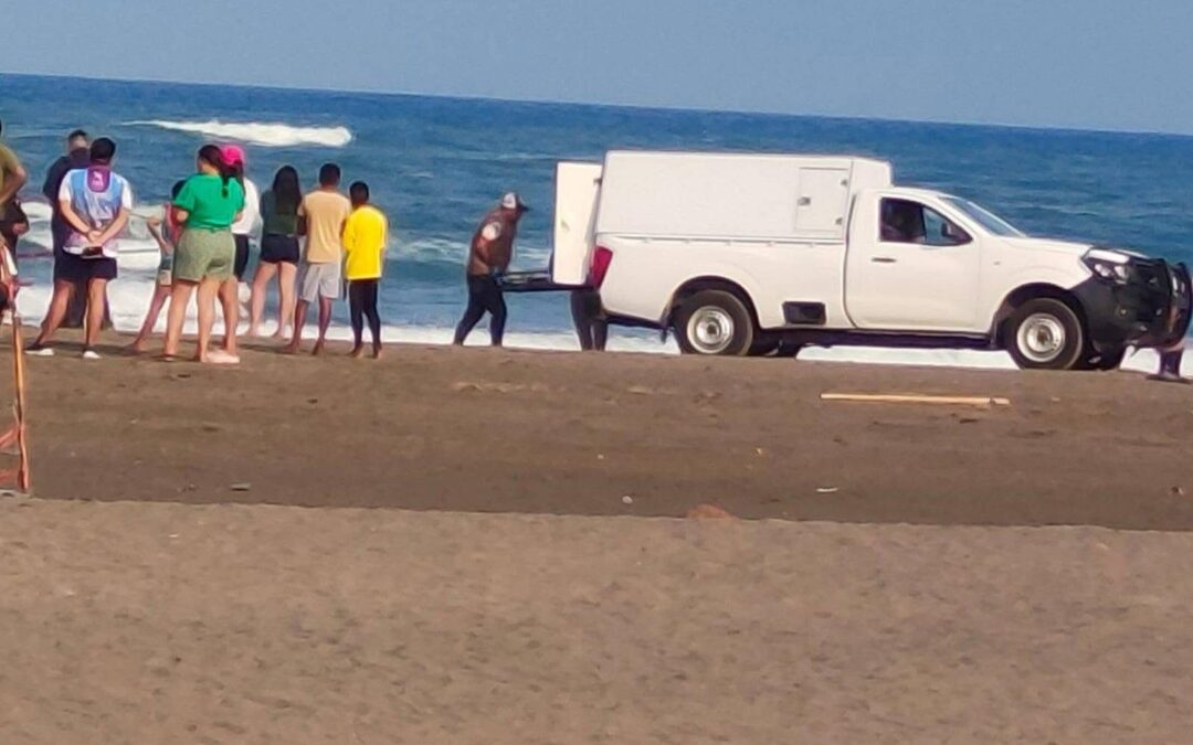 Joven xalapeño fallece ahogado en playa Villa Rica