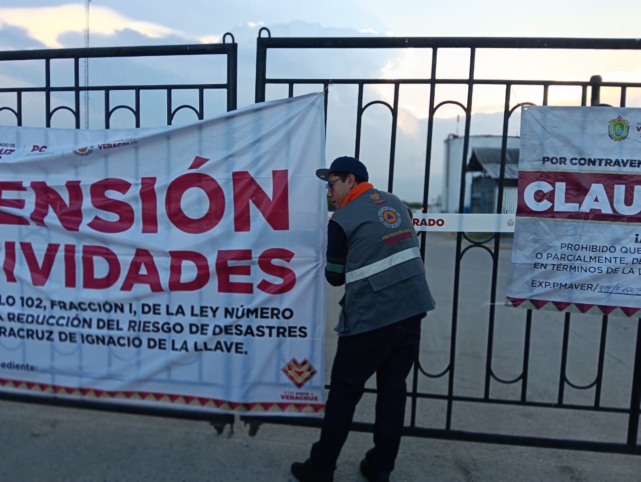 PMA y PC suspenden alcoholera en Nopaltepec tras mortandad de peces