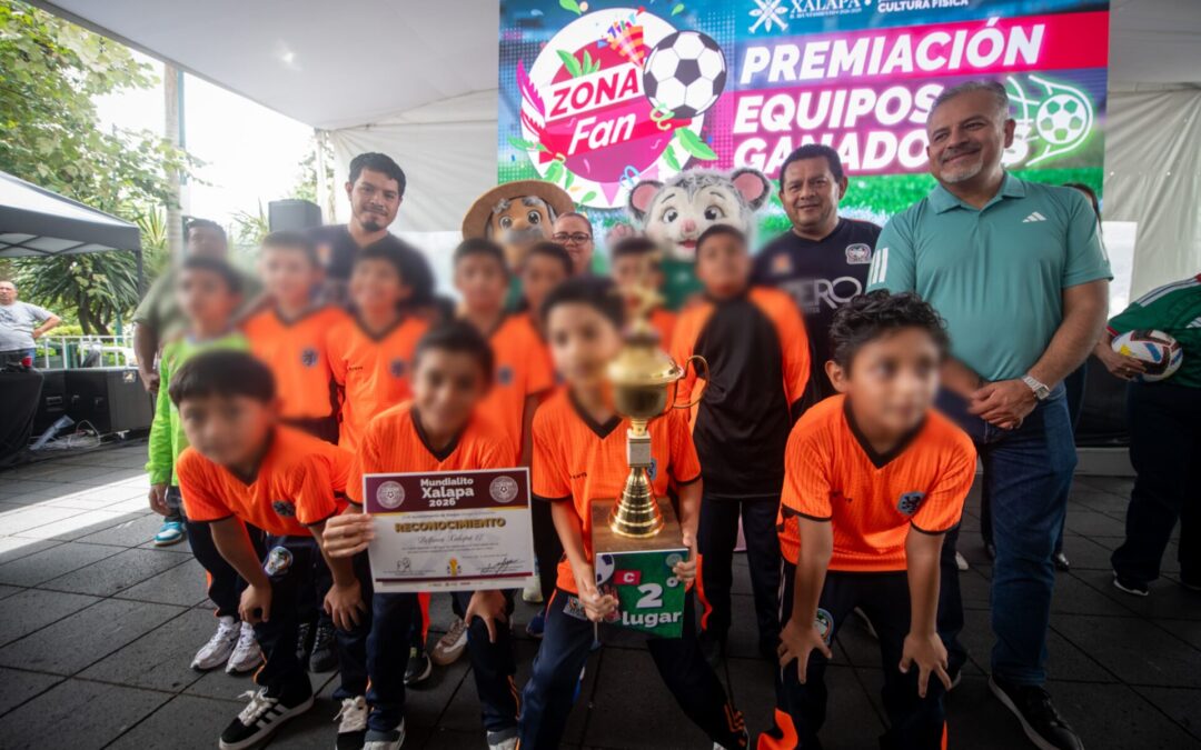 Alcaldesa premia a ganadores del Mundialito Xalapa 2026