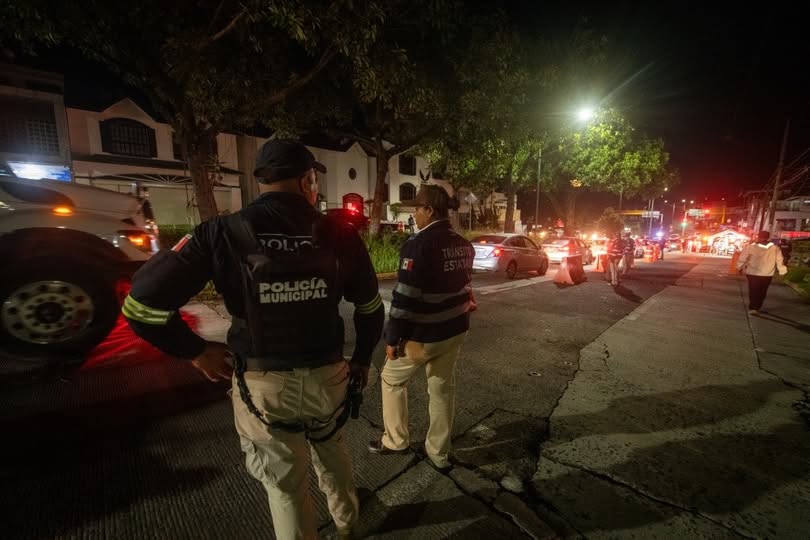 Elementos de tránsito realizan operativo alcoholimetría en Xalapa