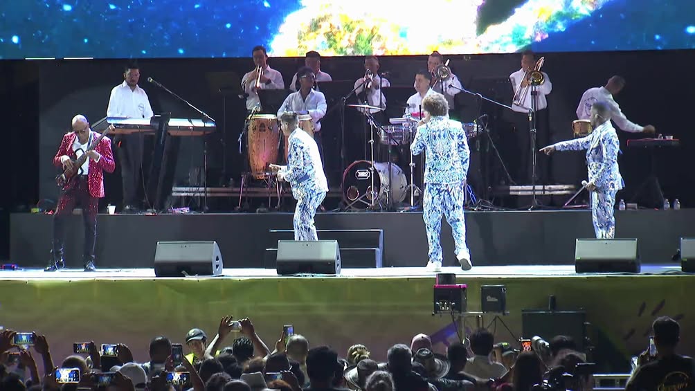 Orquesta Guayacán en el escenario del Salsódromo de Boca del Río