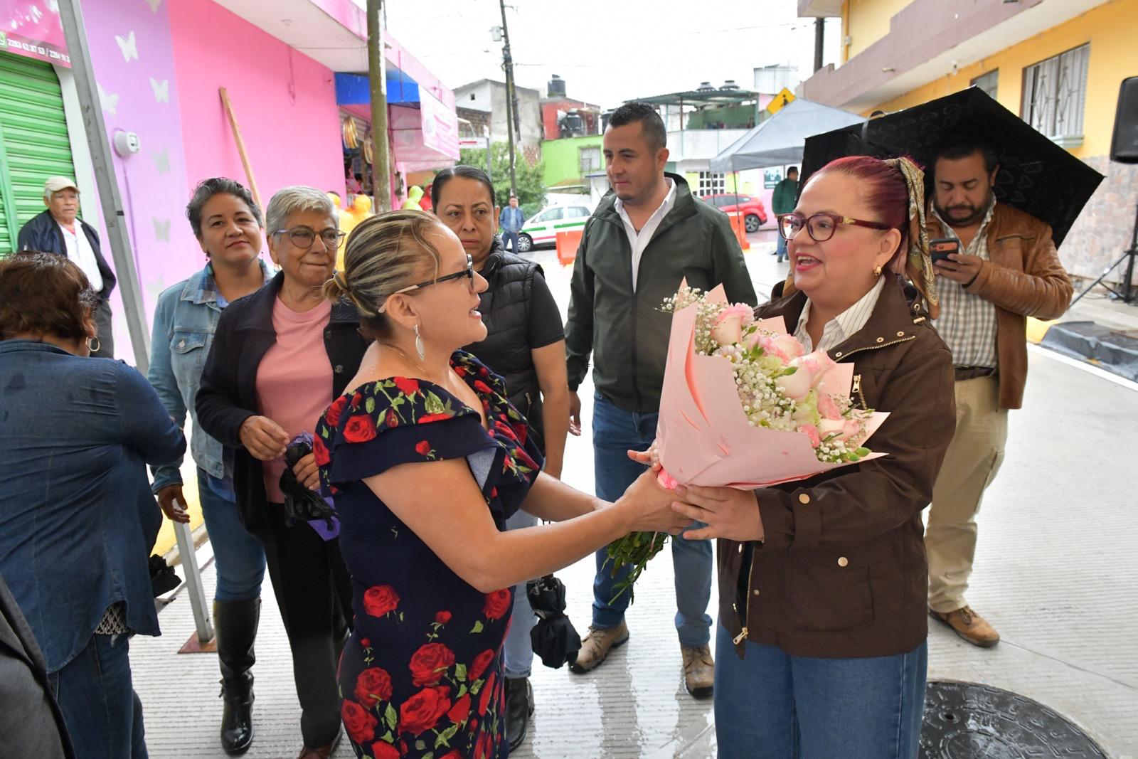 Daniela Griego entrega obras por más de 9 mdp en Xalapa