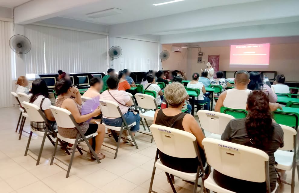 Plática preventiva en secundaria de Poza Rica