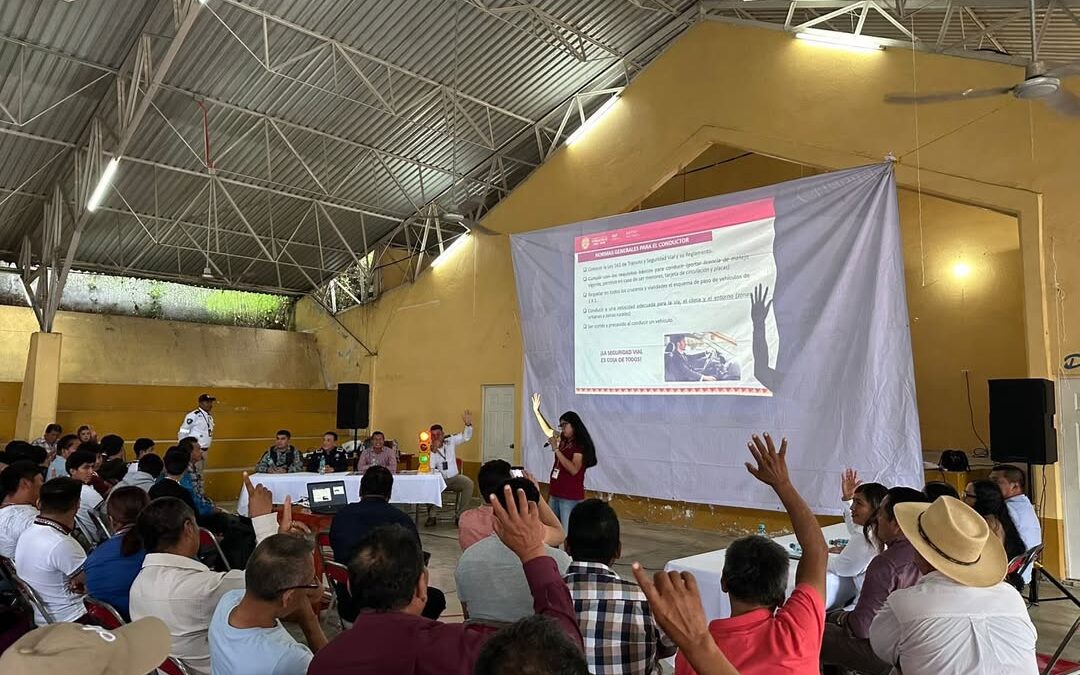Pláticas de manejo defensivo en Chicontepec