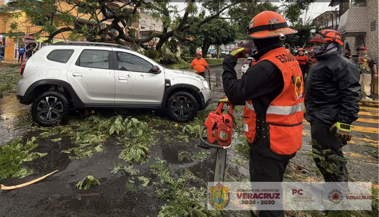 Personal de Protección Civil realiza recorridos de vigilancia en zonas vulnerables de Xalapa durante las lluvias
