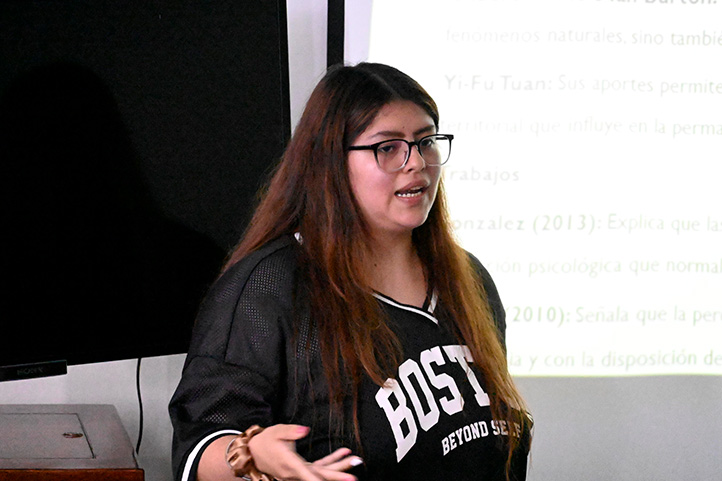 Estudiantes de Geografía UV exponen investigaciones sobre riesgos territoriales
