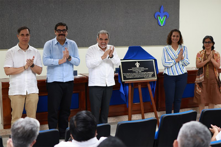 Facultad de Contaduría y Administración UV celebra 50 años de historia
