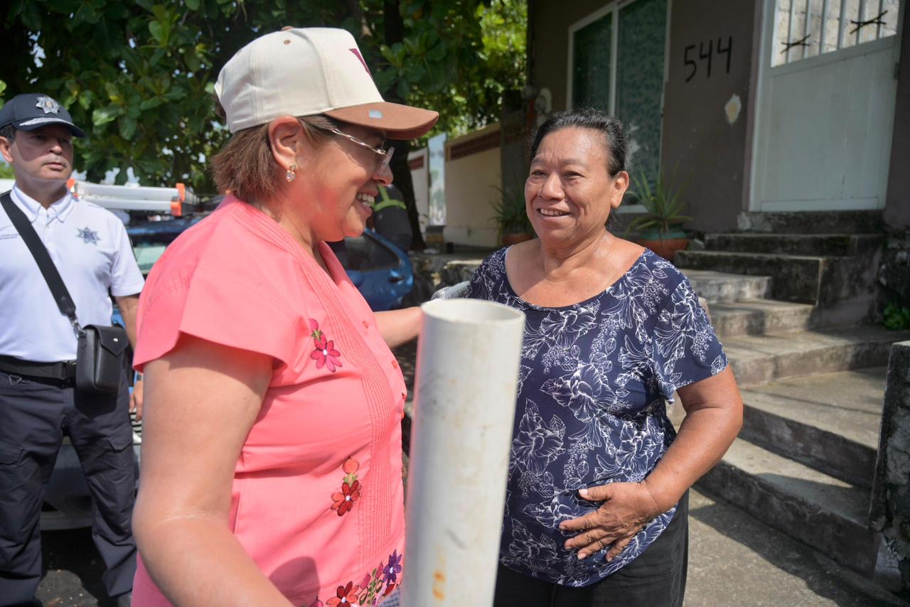 La alcaldesa de Veracruz en jornada de descacharrización