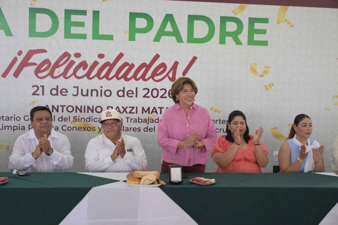 Alcaldesa reconoce labor de personal de Limpia Pública en Veracruz