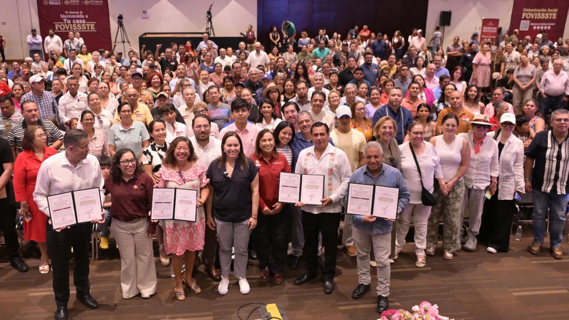 648 familias en Veracruz reciben finiquito de créditos FOVISSSTE