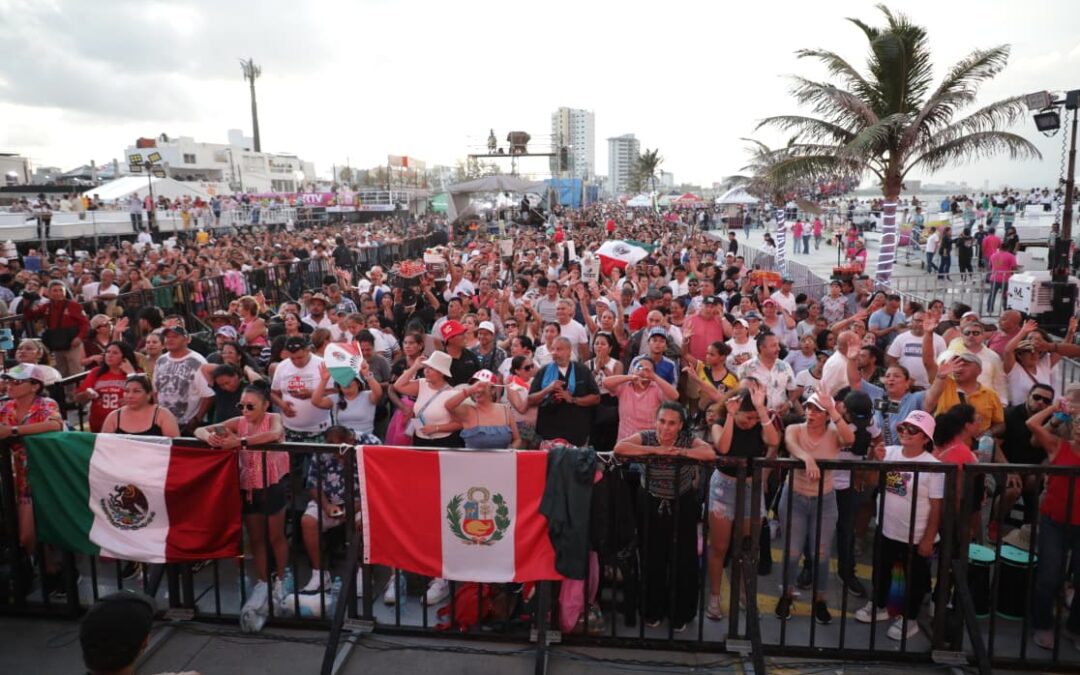 Visitantes de Perú y México celebran el Salsa Fest 2026