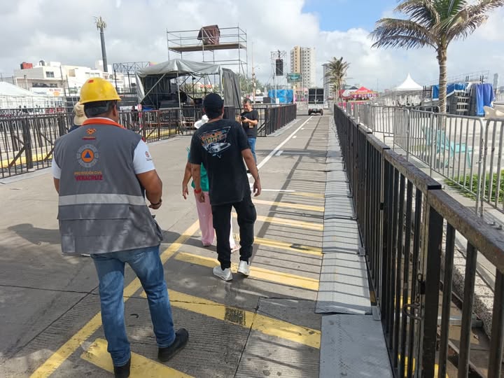 Equipos de Protección Civil supervisan el Salsódromo durante el Salsa Fest