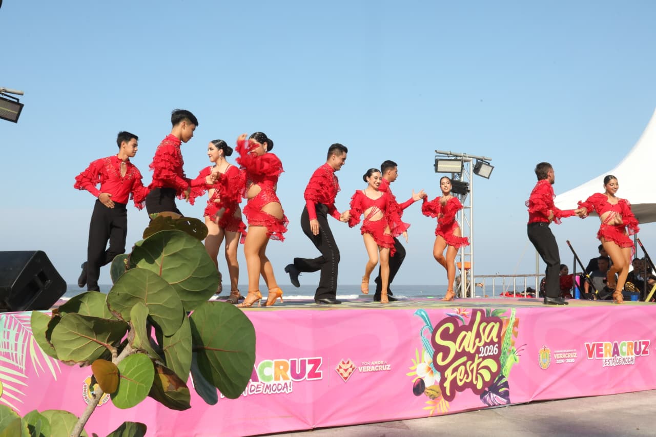 Clases y exhibiciones de salsa convierten a asistentes en parte del Salsa Fest