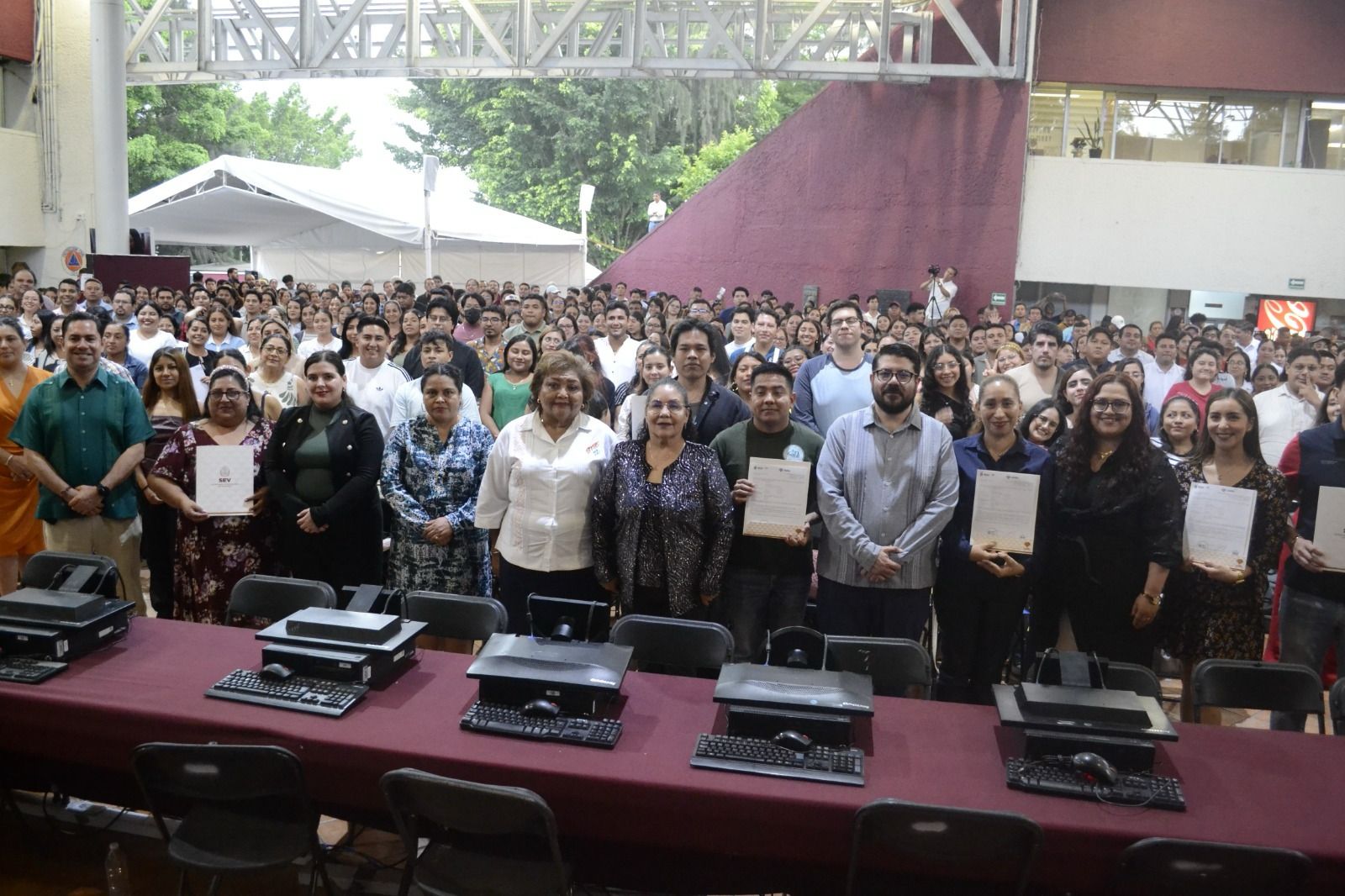 Ceremonia de asignación de plazas definitivas de la SEV en Xalapa