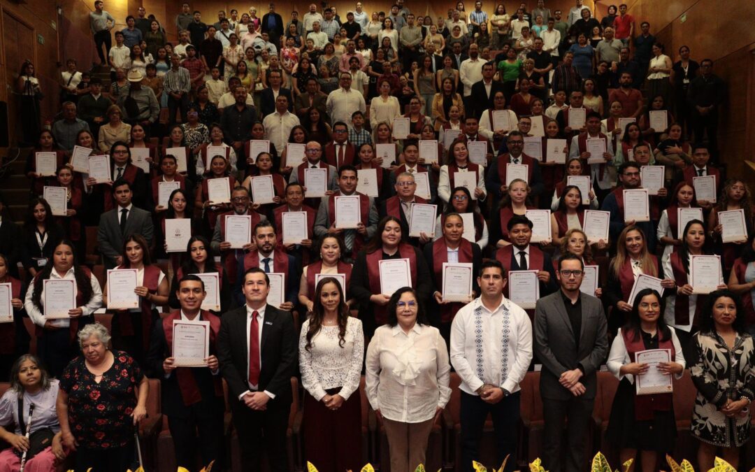 Veracruz: 109 egresados del Consorcio Clavijero reciben constancias de SEV