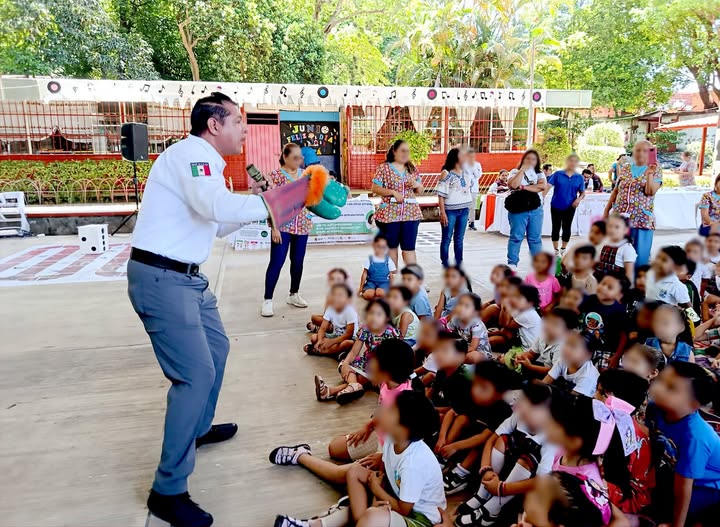 SSP imparte plática sobre factores de riesgo a estudiantes en San Andrés Tuxtla