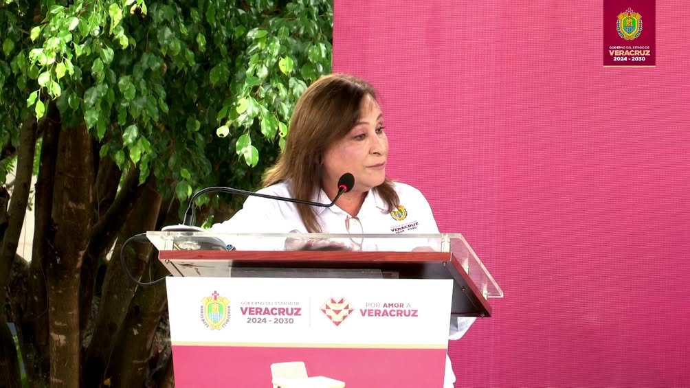 SSP Veracruz entrega mobiliario escolar en Martínez de la Torre