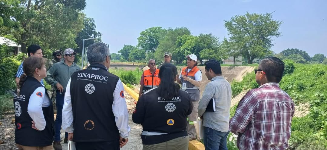 Autoridades realizan recorrido de supervisión en canales de Álamo Temapache