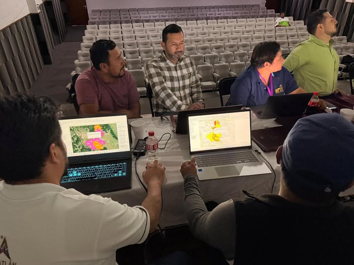Participantes del taller de Atlas Municipales de Riesgo en Cuitláhuac