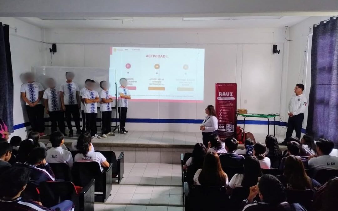 Taller contra acoso escolar en bachilleres de Huatusco