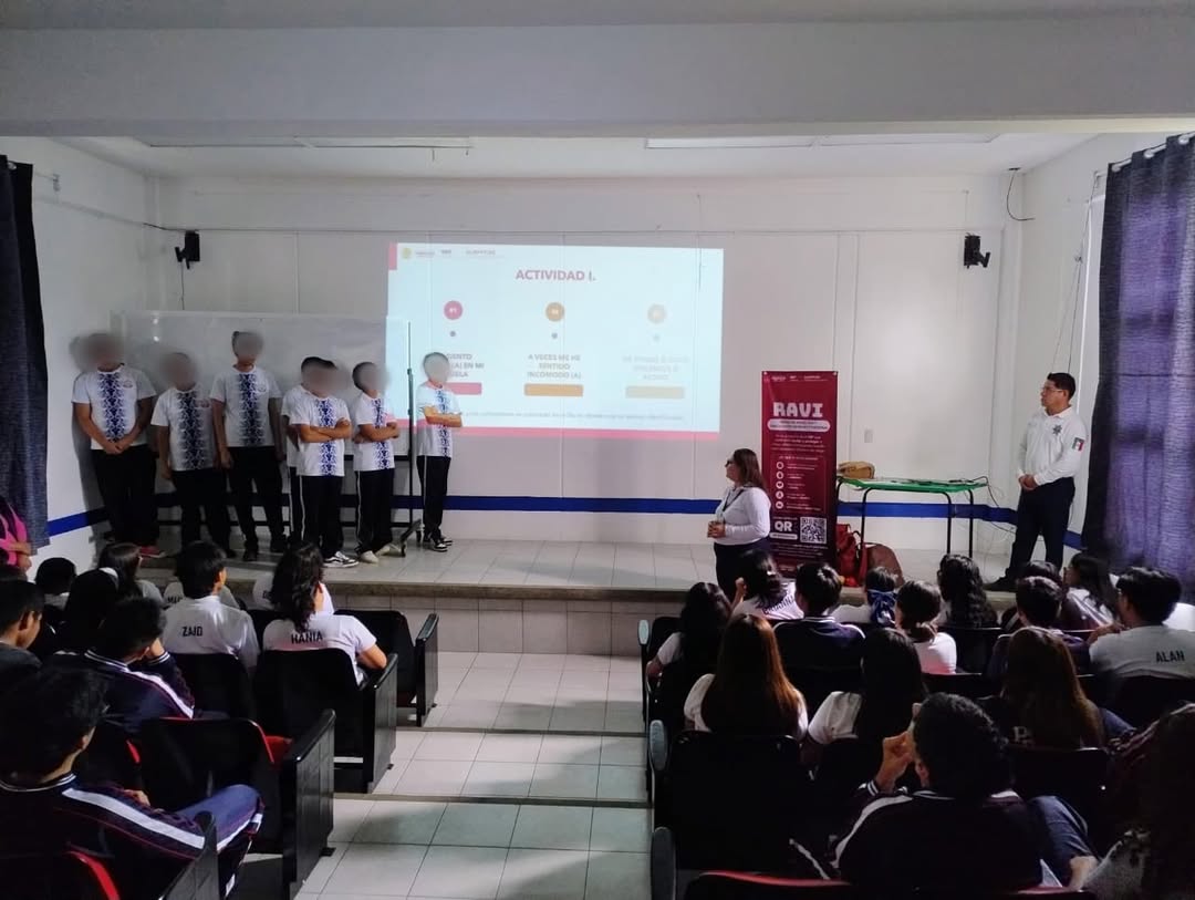 Taller de convivencia escolar en la Escuela de Bachilleres Francisco J. Múgica en Huatusco