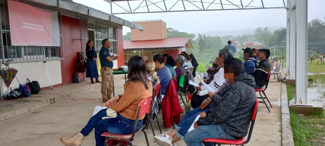 Estudiantes asisten al taller Reconoce tus Emociones en la Telesecundaria Gregorio Torres Quintero de Emiliano Zapata