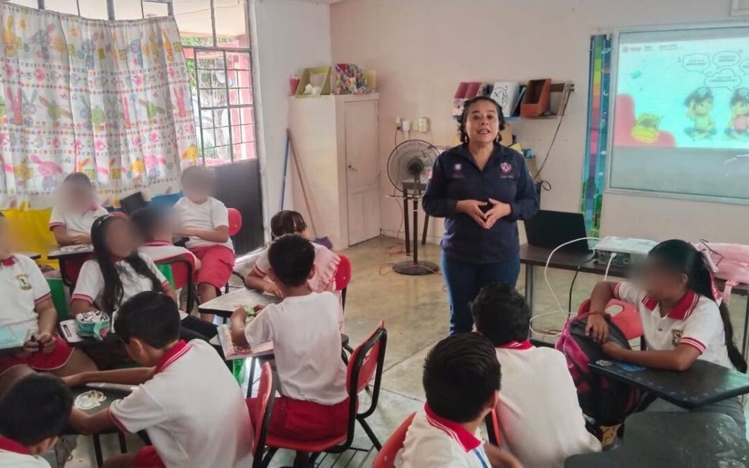 Taller de límites y tecnología en escuela de Pánuco