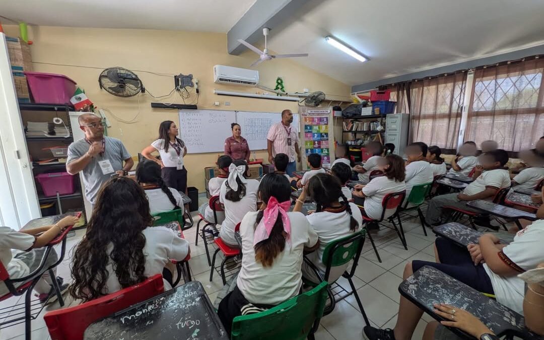 Imparten taller sobre límites y tecnología en Veracruz