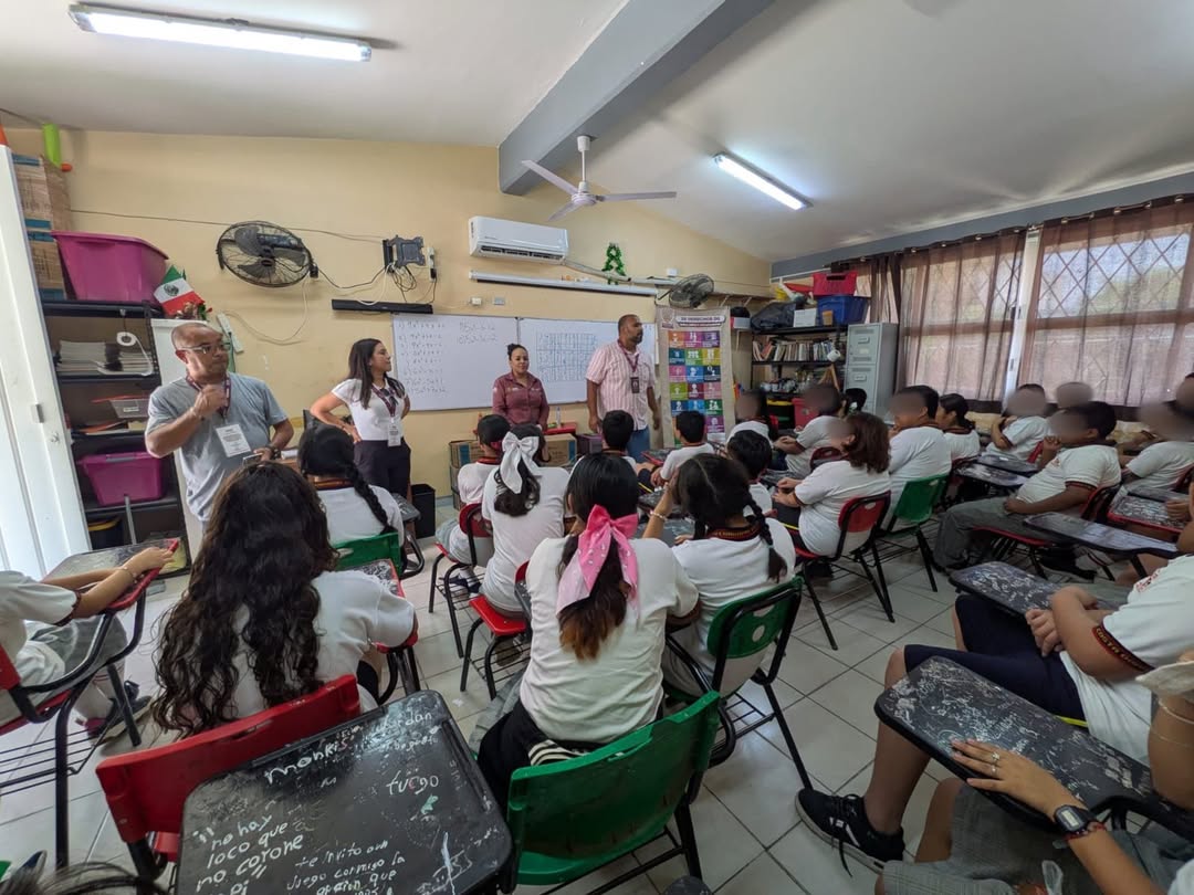 Taller Límites, Tecnología y Prevención en Telesecundaria Amparo del Castillo en Veracruz