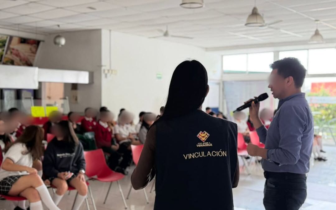 Imparten taller sobre límites y prevención en Xalapa
