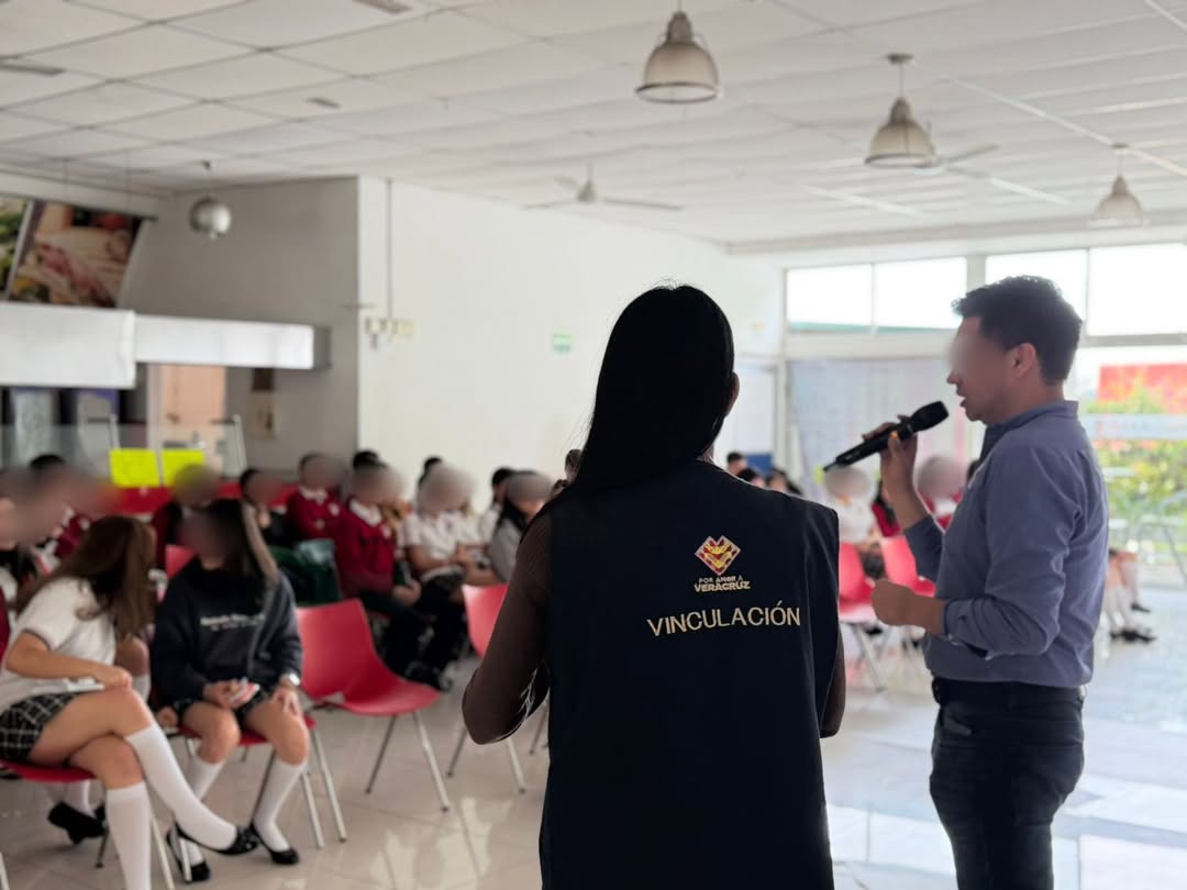 Taller Límites, Tecnología y Prevención en el Instituto Educativo Panamericano de Xalapa